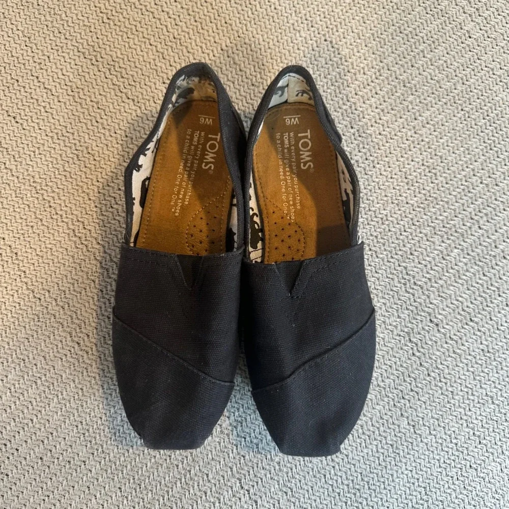 TOMS Alpargata Slip On Shoes Womens 6 Black Canvas Classic Comfort Flats